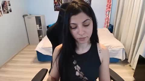 raven_haired_goddess online show from 06-29-26, 08:09