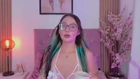 Snapshot of ravena_queen chatting on 07-18-26, 01:32 ravena_queen online show from 07-18-26, 01:32