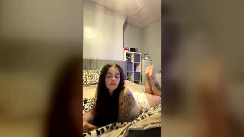Snapshot of ravenceleste1 chatting on 07-22-26, 08:11 Raven online show from 07-22-26, 08:11