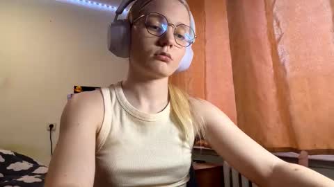 Snapshot of ravenmaskaly chatting on 03-06-26, 02:13 Andriana online show from 03-06-26, 02:13