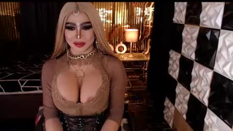 Snapshot of ravenmystiquex chatting on 06-23-26, 12:03 ravenmystiquex online show from 06-23-26, 12:03