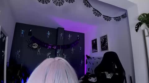 Raven Witch online show from 10-03-25, 10:18