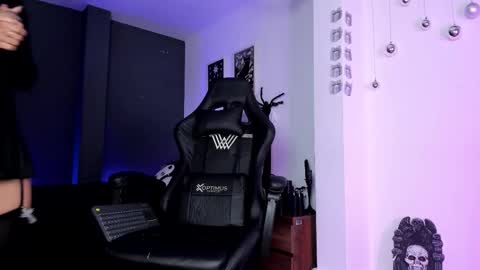 Raven Witch online show from 01-10-26, 06:20