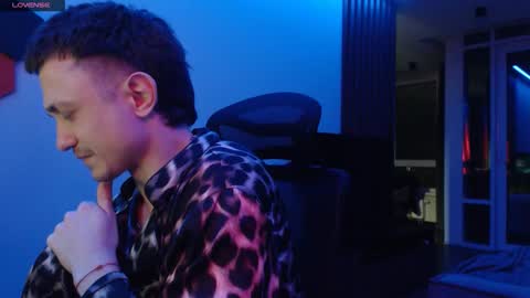 Alex Nash online show from 10-30-25, 01:40