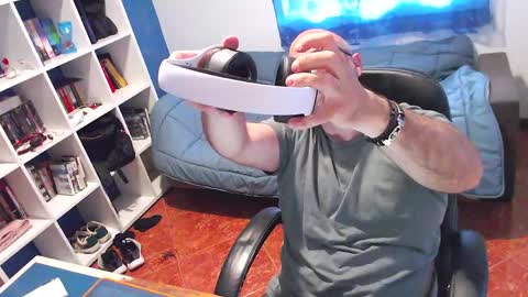 ravingr3d3 online show from 04-28-26, 08:19