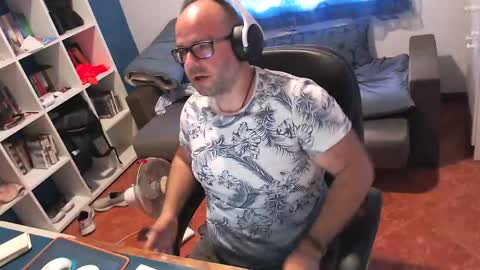 ravingr3d3 online show from 05-25-26, 08:09