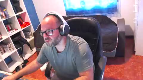 ravingr3d3 online show from 06-09-26, 08:04