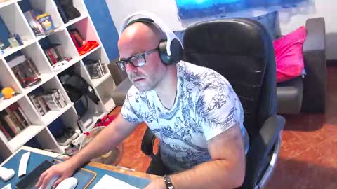 ravingr3d3 online show from 06-17-26, 08:06