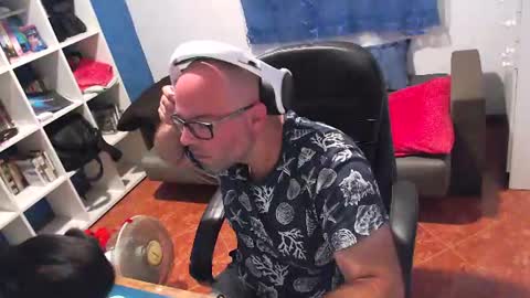 ravingr3d3 online show from 08-02-26, 09:46