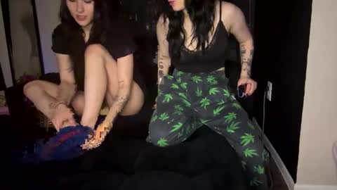 Ravyn and Nyx online show from 10-06-25, 02:20