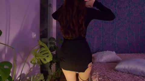 Snapshot of rawdare chatting on 10-15-25, 04:18 Lillian online show from 10-15-25, 04:18