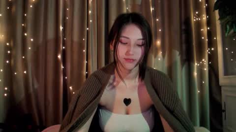 Snapshot of ray_ayanami chatting on 09-17-25, 02:08 Ray online show from 09-17-25, 02:08