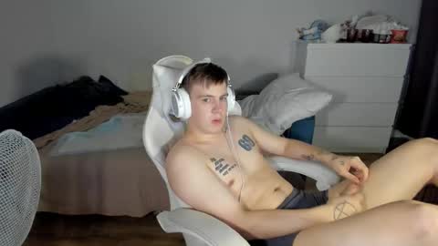 Snapshot of ray_hill chatting on 10-15-25, 10:21 Ray online show from 10-15-25, 10:21