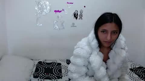 Snapshot of ray_naomi chatting on 01-10-26, 10:14 ask us online show from 01-10-26, 10:14
