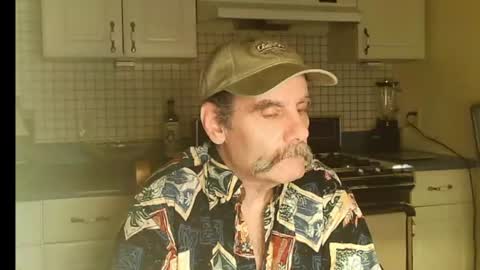 Snapshot of raylene4u2 chatting on 07-06-26, 05:59 Ray online show from 07-06-26, 05:59