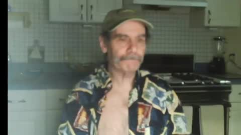 Snapshot of raylene4u2 chatting on 07-22-26, 10:18 Ray online show from 07-22-26, 10:18