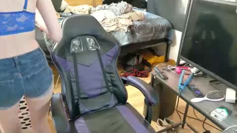 Snapshot of raynes_lair34 chatting on 03-24-26, 06:46 raynes_lair34 online show from 03-24-26, 06:46