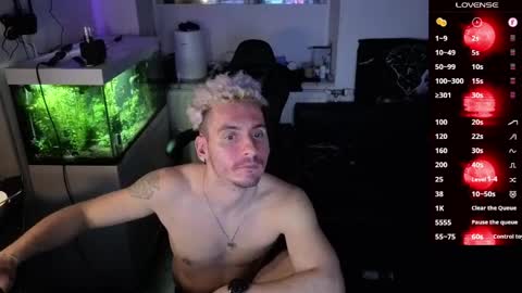 Rayzel online show from 03-18-26, 01:31