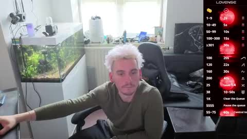 Rayzel online show from 04-12-26, 11:48