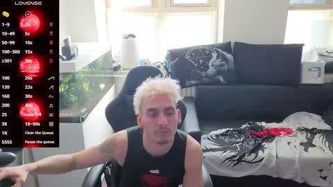 Rayzel online show from 04-26-26, 08:56