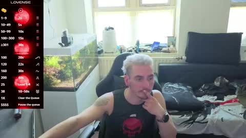 Rayzel online show from 04-30-26, 11:38