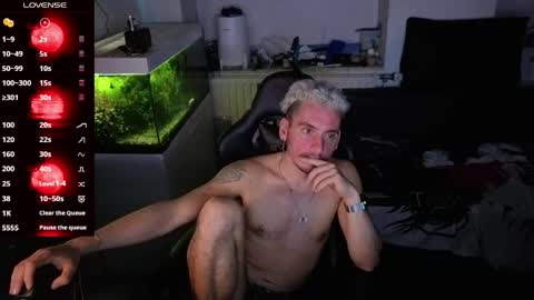 Rayzel online show from 05-03-26, 11:33