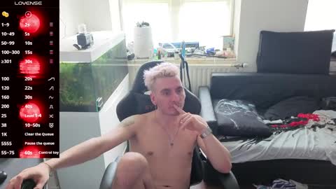 Rayzel online show from 05-15-26, 08:32