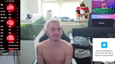 Rayzel online show from 05-18-26, 10:54