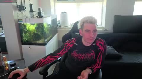 Rayzel online show from 05-30-26, 12:35
