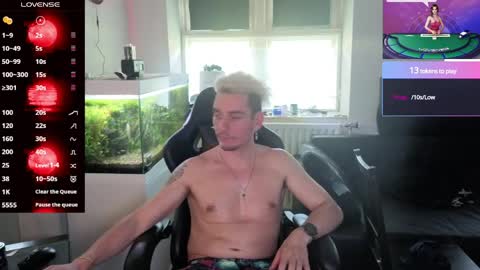Rayzel online show from 06-04-26, 05:52