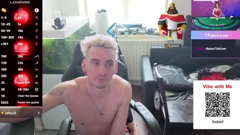 Snapshot of rayzel_white chatting on 05-16-26, 10:36 Rayzel White online show from 05-16-26, 10:36