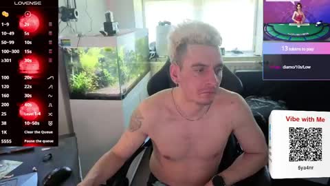 Snapshot of rayzel_white chatting on 05-25-26, 12:55 Rayzel White online show from 05-25-26, 12:55