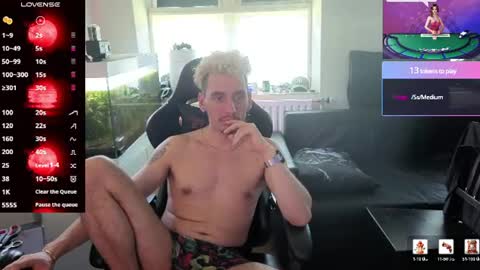 Rayzel White online show from 06-22-26, 12:02