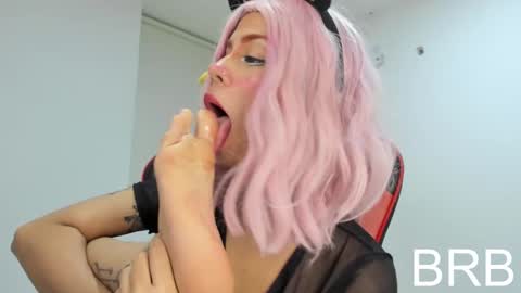 Snapshot of rea_winry chatting on 01-17-25, 04:39 Rea online show from 01-17-25, 04:39