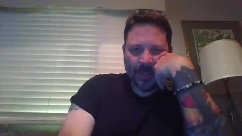 Snapshot of real_dilf1000 chatting on 10-12-25, 04:00 Bear online show from 10-12-25, 04:00