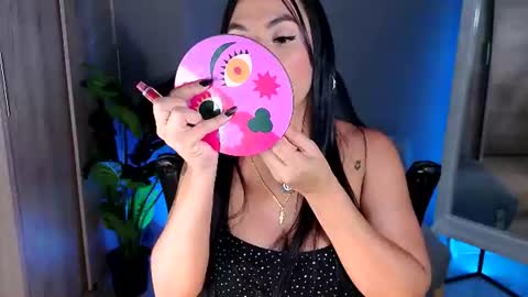 Alina Cruz online show from 06-21-26, 11:51