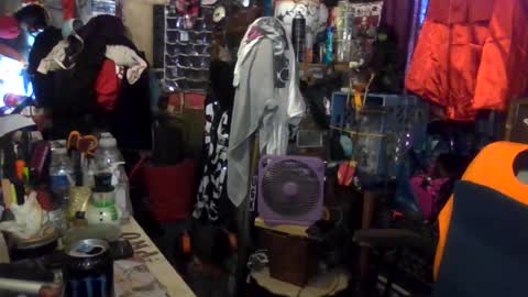 Snapshot of reallyredrum69th chatting on 10-20-25, 08:42 reallyredrum69th online show from 10-20-25, 08:42