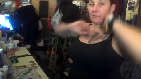 Snapshot of reallyredrum69th chatting on 11-17-25, 02:12 reallyredrum69th online show from 11-17-25, 02:12