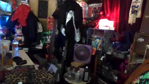 Snapshot of reallyredrum69th chatting on 12-03-25, 02:41 reallyredrum69th online show from 12-03-25, 02:41