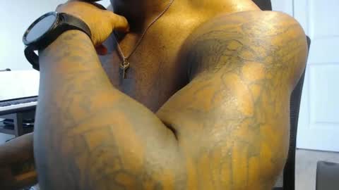 Snapshot of realreyblack chatting on 09-29-25, 06:24 Rey online show from 09-29-25, 06:24