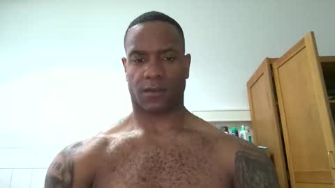 Snapshot of realreyblack chatting on 03-28-26, 09:31 Rey online show from 03-28-26, 09:31