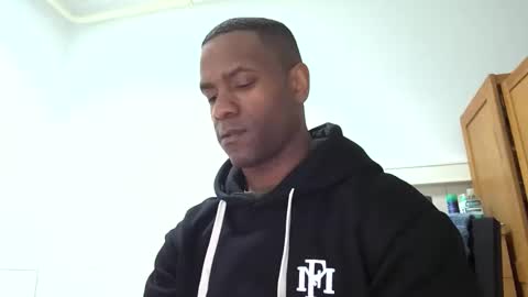 Snapshot of realreyblack chatting on 03-30-26, 11:22 Rey online show from 03-30-26, 11:22