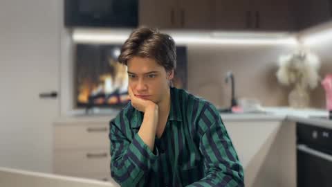 AliceEve online show from 02-17-25, 11:42