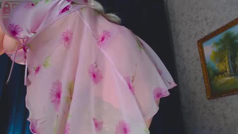 Snapshot of reasonforpassion_ chatting on 02-14-25, 08:48 Im a little sick. Ill be back soon. online show from 02-14-25, 08:48