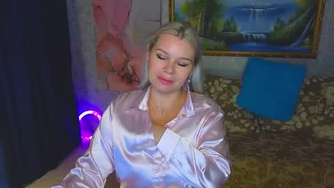 Snapshot of reasonforpassion_ chatting on 09-18-25, 06:15 Im a little sick. Ill be back soon. online show from 09-18-25, 06:15