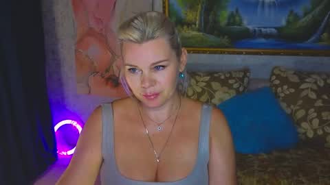 Snapshot of reasonforpassion_ chatting on 09-20-25, 05:25 Im a little sick. Ill be back soon. online show from 09-20-25, 05:25