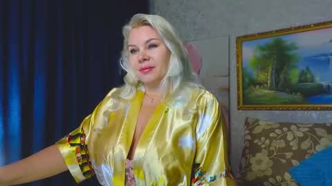 Snapshot of reasonforpassion_ chatting on 10-04-25, 01:42 Im a little sick. Ill be back soon. online show from 10-04-25, 01:42