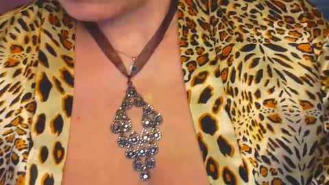 Snapshot of reasonforpassion_ chatting on 10-05-25, 03:21 Im a little sick. Ill be back soon. online show from 10-05-25, 03:21