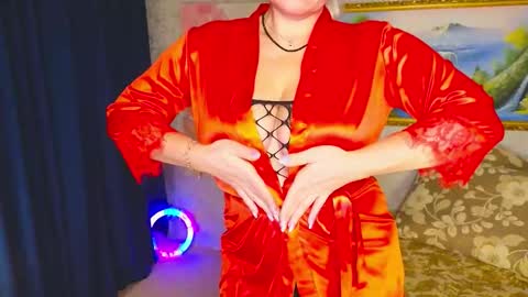 Snapshot of reasonforpassion_ chatting on 11-05-25, 01:00 Im a little sick. Ill be back soon. online show from 11-05-25, 01:00