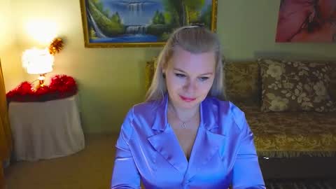 Snapshot of reasonforpassion_ chatting on 12-05-25, 02:47 Im a little sick. Ill be back soon. online show from 12-05-25, 02:47